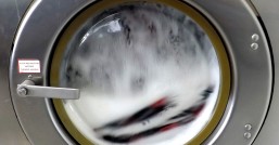 未来工厂：革命性的工业用自动洗片机